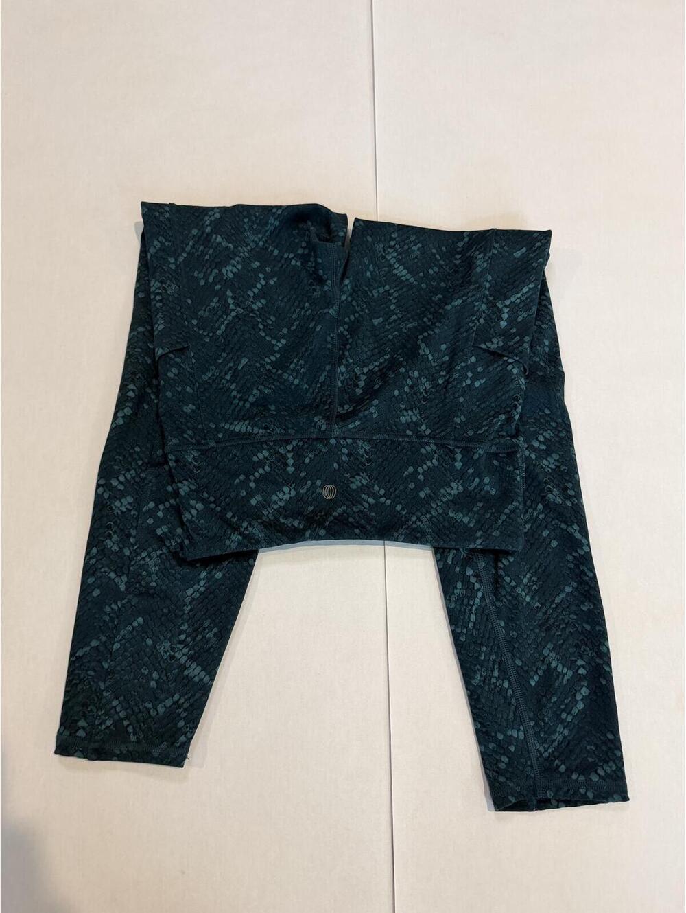 Balance Collection Legging - Picture 4 of 6